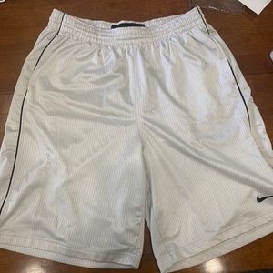 Mens XL White Nike Basketball Shorts